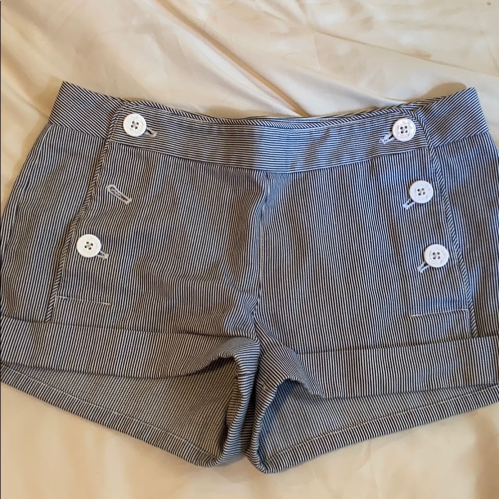 Nautical blue stripe shorts size 6